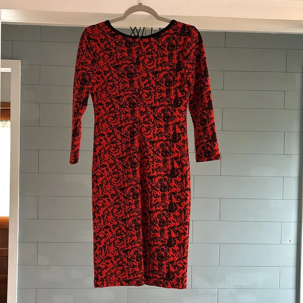 Plenty by Tracy Reese Red and Black Sheath Dress V-Neck‎ 3/4 Sleeve